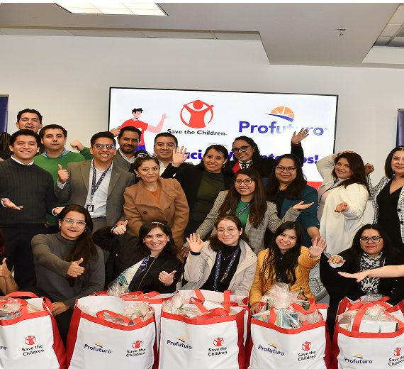 entrega de kits y cuadernos historias voluntariado